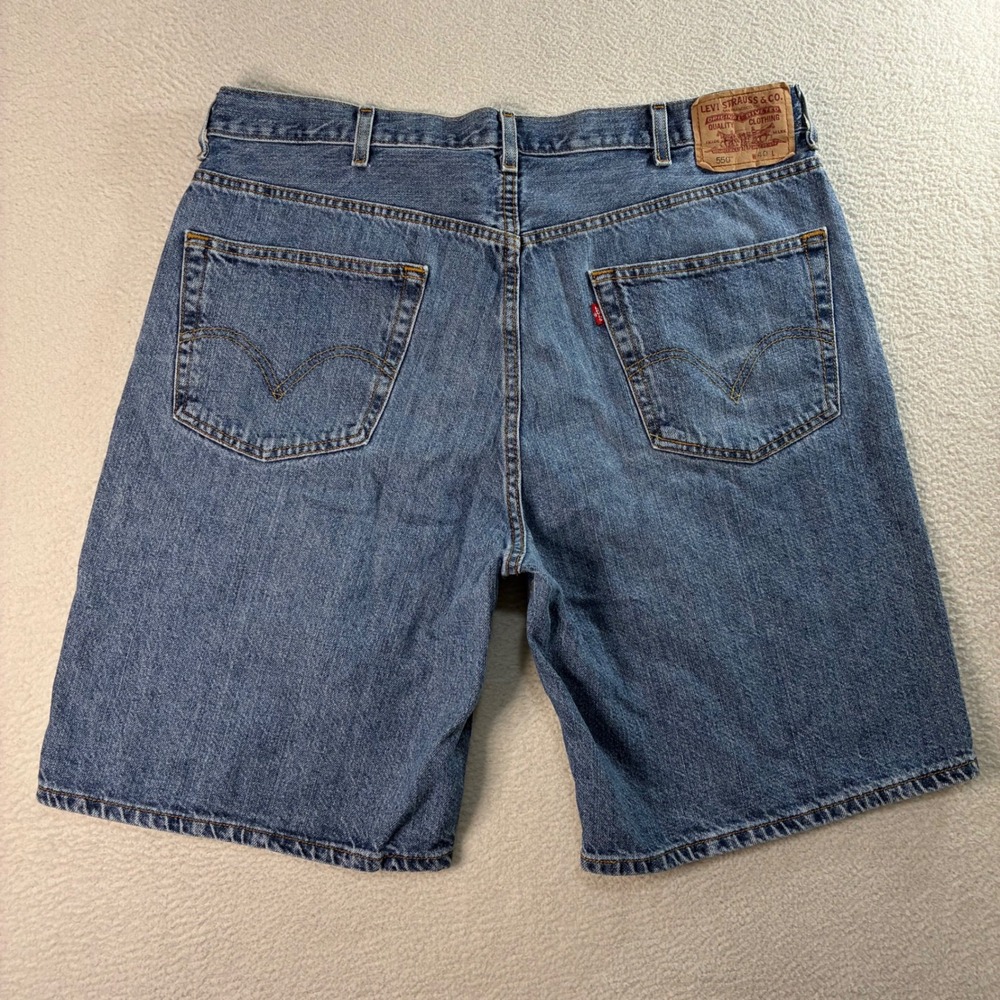 Levis 550 Jean Shorts Mens 40x10 Blue Denim Jorts Relaxed Y2K Vintage Cotton